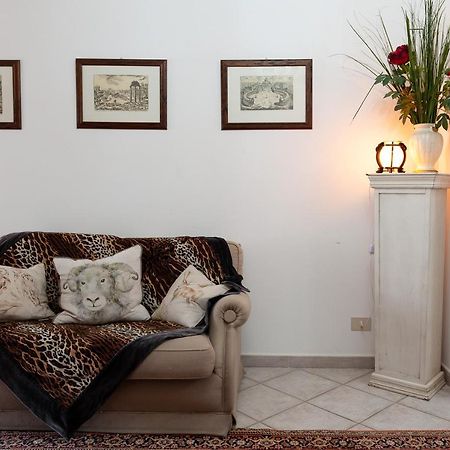 Favoloso Appartamento In Villa Monterosi エクステリア 写真