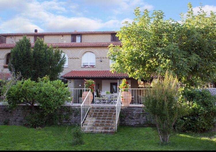 Favoloso Appartamento In Villa Monterosi エクステリア 写真